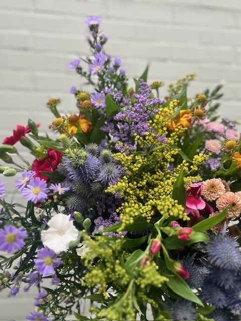 Se vores mange flotte blomsterbuketter og få dem leveret når det passer dig